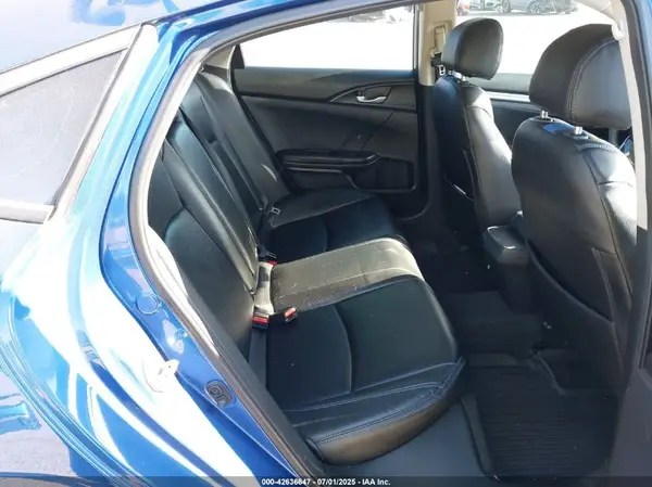 19XFC1F33KE209767 2019 HONDA CIVIC - Image 8