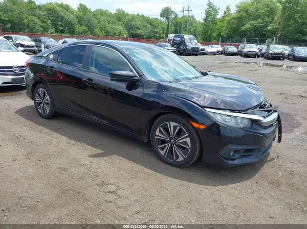 19XFC1F34HE205266 2017 HONDA CIVIC - Image 1