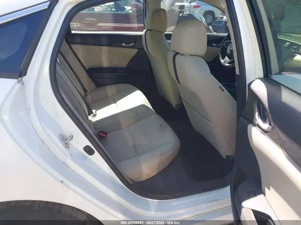 19XFC1F34HE208894 2017 HONDA CIVIC - Image 8