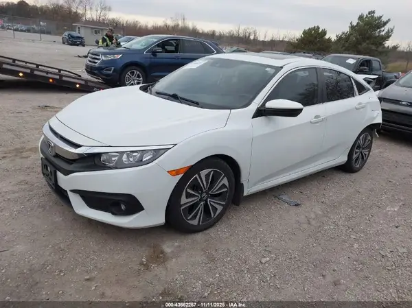 19XFC1F34JE000813 2018 HONDA CIVIC - Image 2