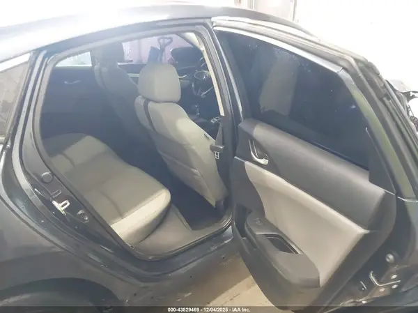 19XFC1F34KE015944 2019 HONDA CIVIC - Image 8