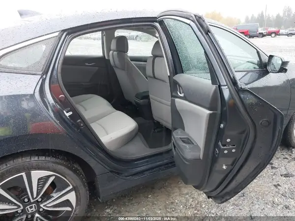 19XFC1F35HE028775 2017 HONDA CIVIC - Image 8