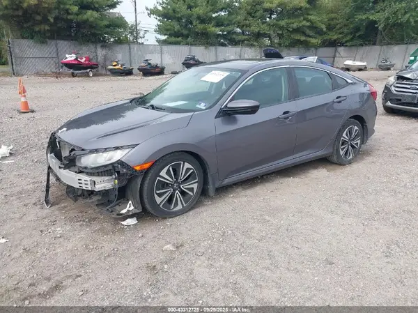 19XFC1F36HE210159 2017 HONDA CIVIC - Image 2