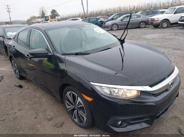 19XFC1F36JE200639 2018 HONDA CIVIC - Image 1