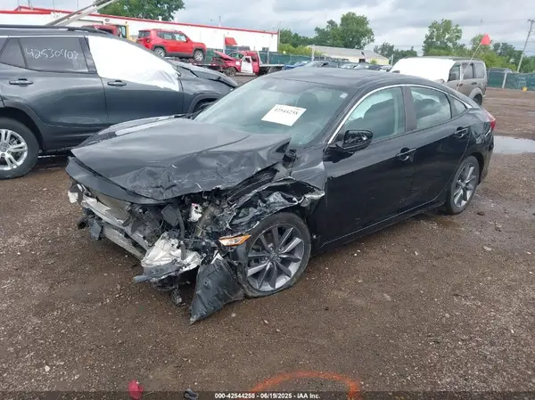 19XFC1F36KE002399 2019 HONDA CIVIC - Image 2