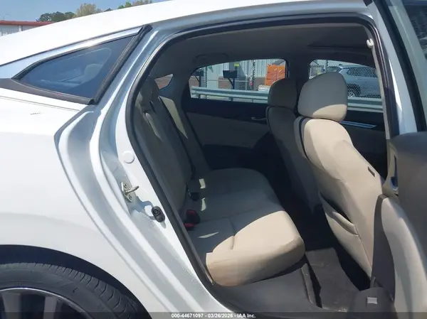 19XFC1F36KE011684 2019 HONDA CIVIC - Image 8