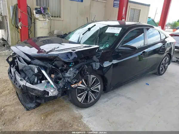 19XFC1F37HE015798 2017 HONDA CIVIC - Image 2