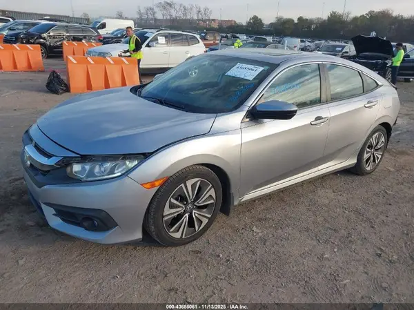 19XFC1F37HE019835 2017 HONDA CIVIC - Image 2