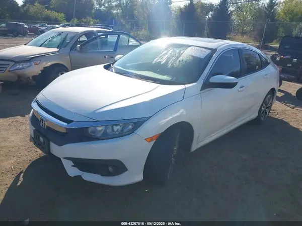 19XFC1F37HE023996 2017 HONDA CIVIC - Image 2