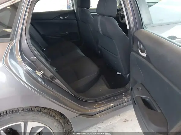 19XFC1F37HE204368 2017 HONDA CIVIC - Image 8