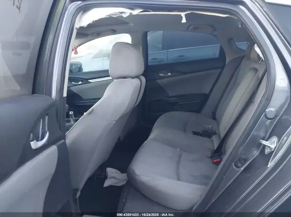 19XFC1F37HE211613 2017 HONDA CIVIC - Image 8