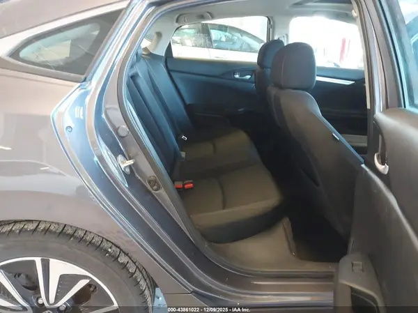 19XFC1F37JE000918 2018 HONDA CIVIC - Image 8