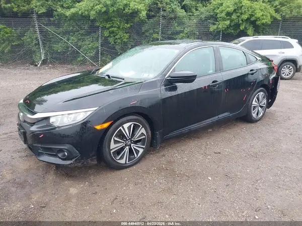 19XFC1F37JE200875 2018 HONDA CIVIC - Image 2