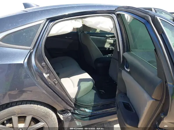 19XFC1F37KE001388 2019 HONDA CIVIC - Image 8