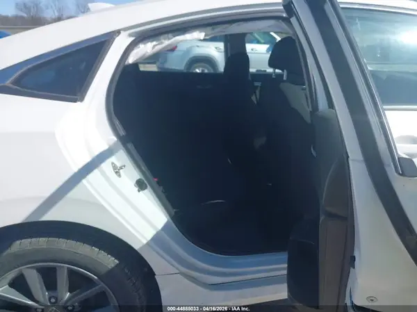 19XFC1F37KE011211 2019 HONDA CIVIC - Image 8