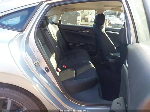 19XFC1F37KE011547 2019 HONDA CIVIC - Image 8