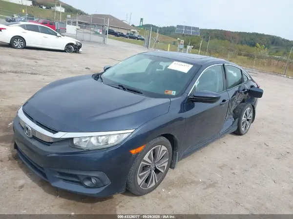 19XFC1F38GE020670 2016 HONDA CIVIC - Image 2