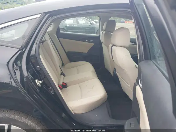 19XFC1F38GE207715 2016 HONDA CIVIC - Image 8