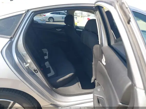19XFC1F38GE208203 2016 HONDA CIVIC - Image 8