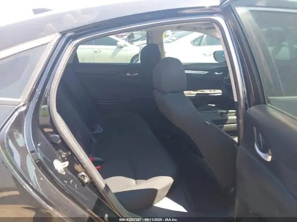 19XFC1F38HE004972 2017 HONDA CIVIC - Image 8