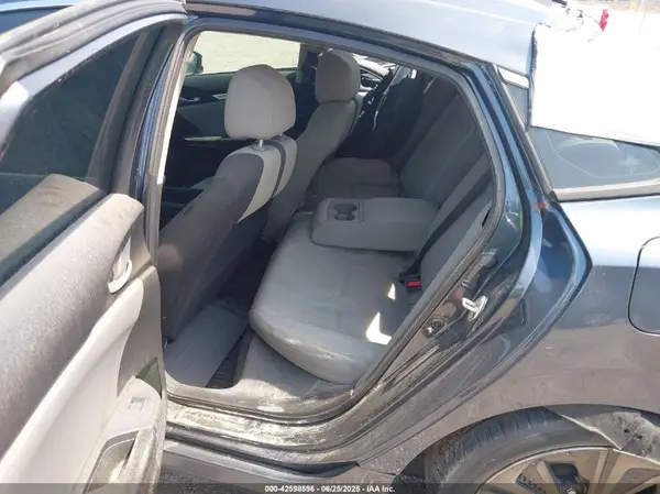 19XFC1F38HE028060 2017 HONDA CIVIC - Image 8