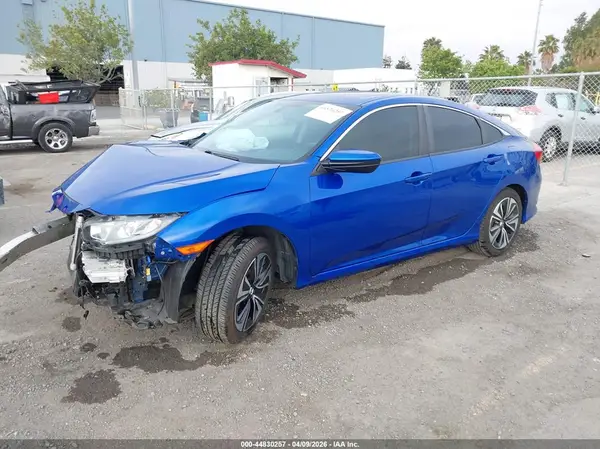 19XFC1F38JE201503 2018 HONDA CIVIC - Image 2