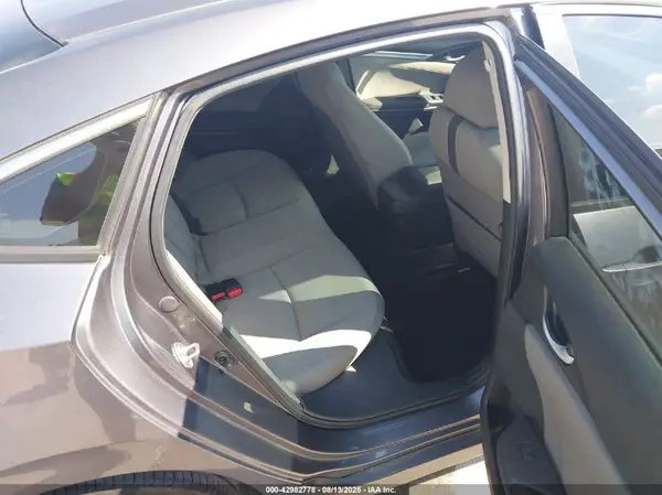 19XFC1F38KE008818 2019 HONDA CIVIC - Image 8