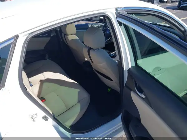 19XFC1F39GE000038 2016 HONDA CIVIC - Image 8