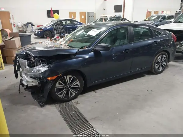 19XFC1F39HE006018 2017 HONDA CIVIC - Image 2