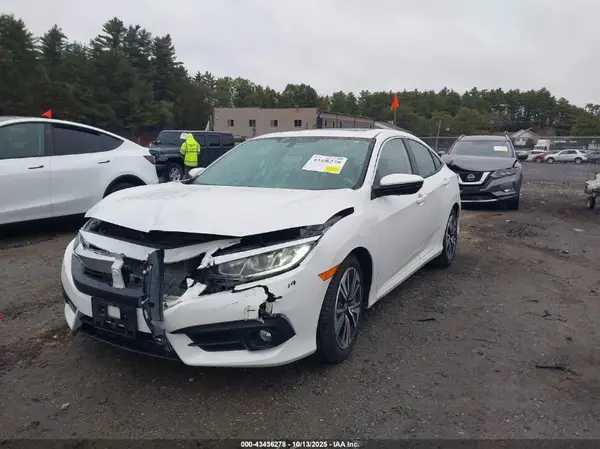19XFC1F3XJE201907 2018 HONDA CIVIC - Image 2