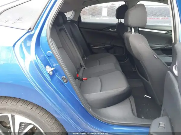 19XFC1F40GE207958 2016 HONDA CIVIC - Image 8