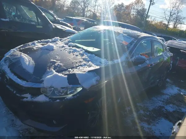 19XFC1F70HE000904 2017 HONDA CIVIC - Image 2