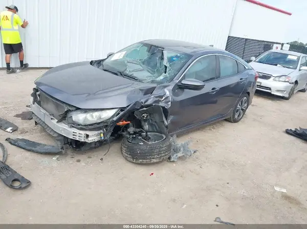 19XFC1F71GE014924 2016 HONDA CIVIC - Image 2