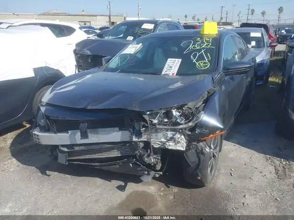 19XFC1F71GE214377 2016 HONDA CIVIC - Image 2