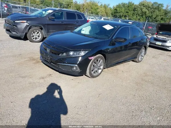 19XFC1F71KE205719 2019 HONDA CIVIC - Image 2