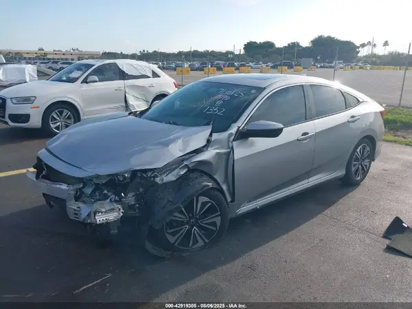 19XFC1F72GE007352 2016 HONDA CIVIC - Image 2