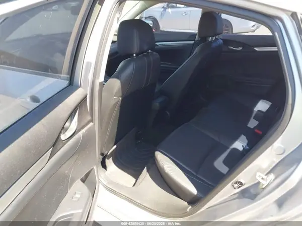 19XFC1F72GE018772 2016 HONDA CIVIC - Image 8