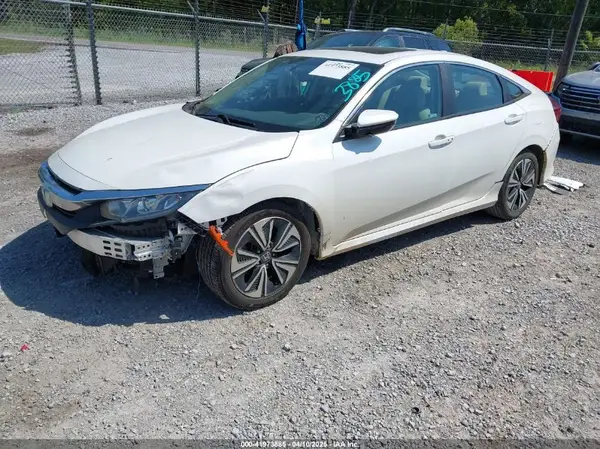 19XFC1F72JE002269 2018 HONDA CIVIC - Image 2