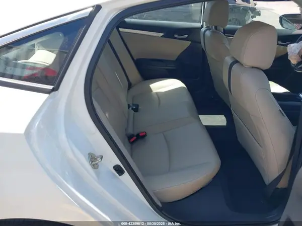 19XFC1F72KE215899 2019 HONDA CIVIC - Image 8