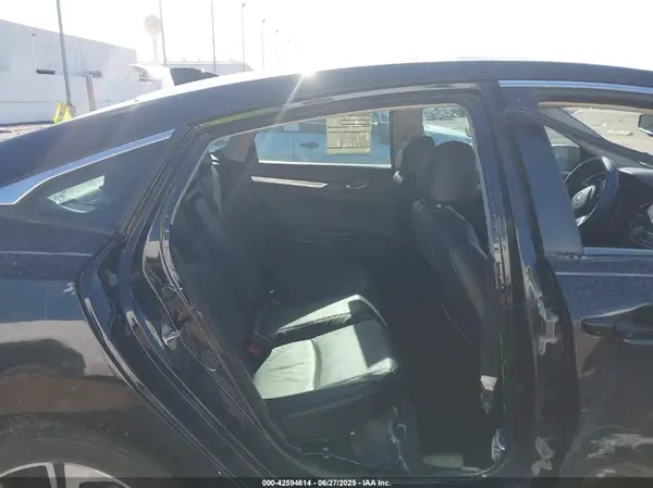 19XFC1F73HE004316 2017 HONDA CIVIC - Image 8