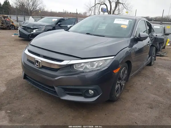 19XFC1F73HE015378 2017 HONDA CIVIC - Image 2