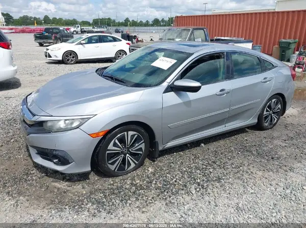 19XFC1F74HE000338 2017 HONDA CIVIC - Image 2