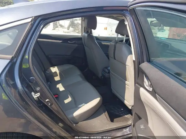 19XFC1F75GE040927 2016 HONDA CIVIC - Image 8