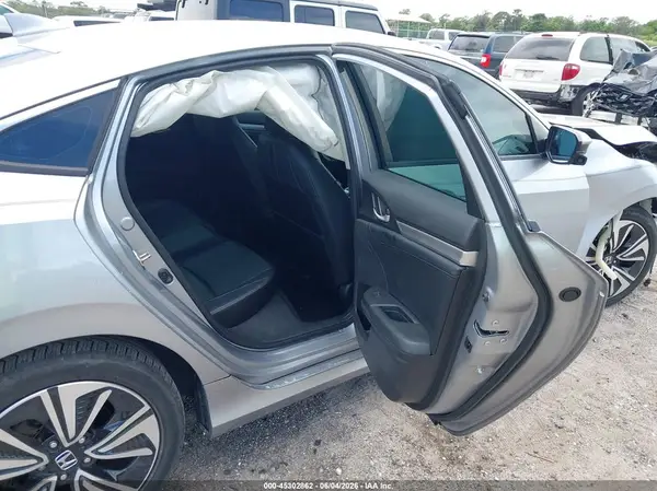 19XFC1F75HE010425 2017 HONDA CIVIC - Image 8
