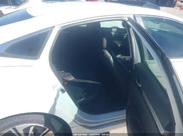 19XFC1F76HE019912 2017 HONDA CIVIC - Image 8