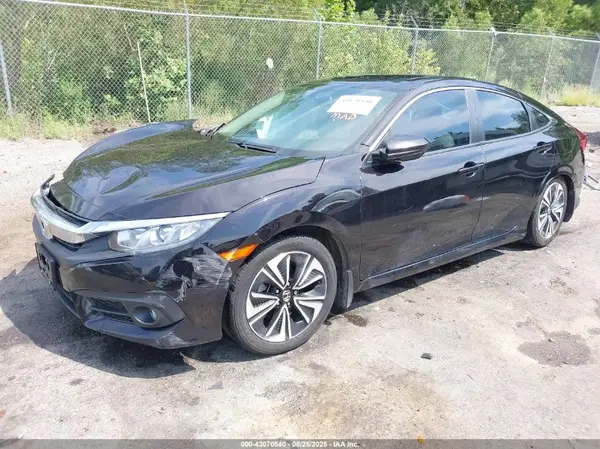 19XFC1F76HE033079 2017 HONDA CIVIC - Image 2