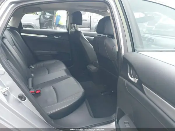 19XFC1F77HE026030 2017 HONDA CIVIC - Image 8