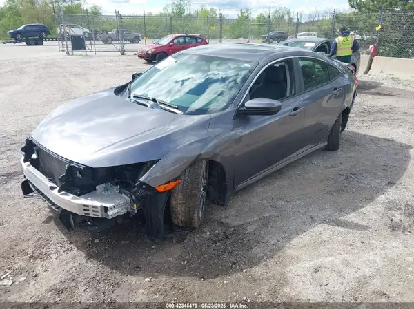 19XFC1F77JE000467 2018 HONDA CIVIC - Image 2