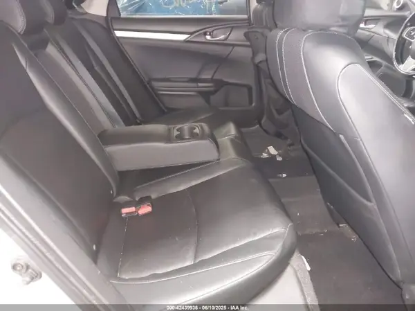 19XFC1F77JE002686 2018 HONDA CIVIC - Image 8