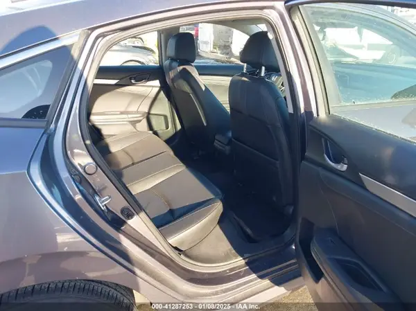 19XFC1F77KE215638 2019 HONDA CIVIC - Image 8